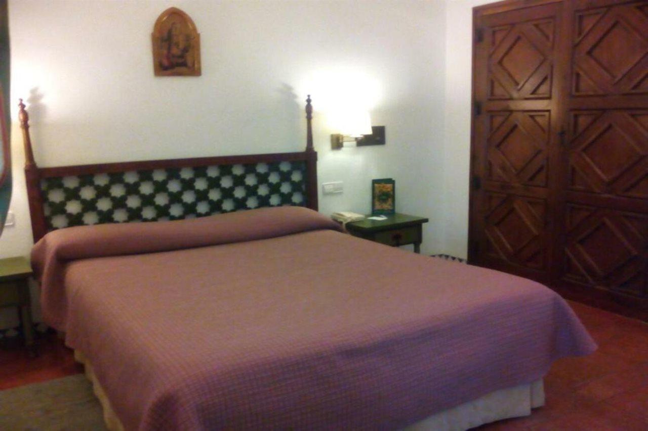 Parador De Guadalupe Guadalupe  Dış mekan fotoğraf